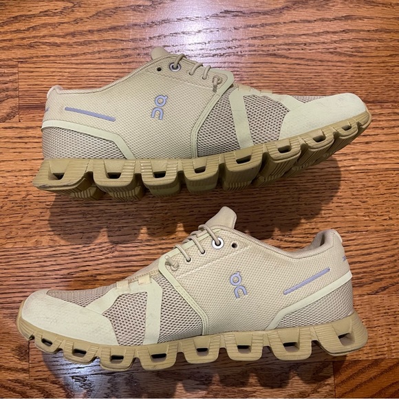 On Cloud Women’s Shoes in Glade Citron with Box - Picture 9 of 16